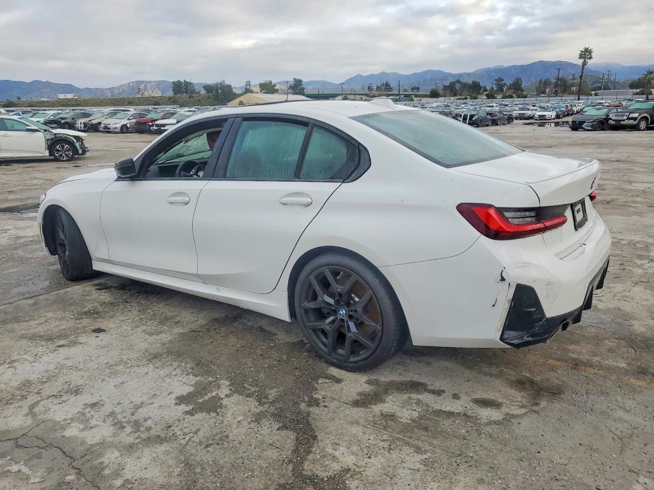 2025 BMW 330i