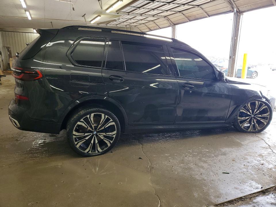 2024 BMW X7 M60i