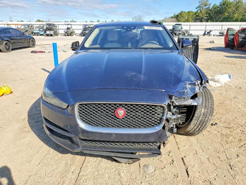 2017 Jaguar Xe Prestige