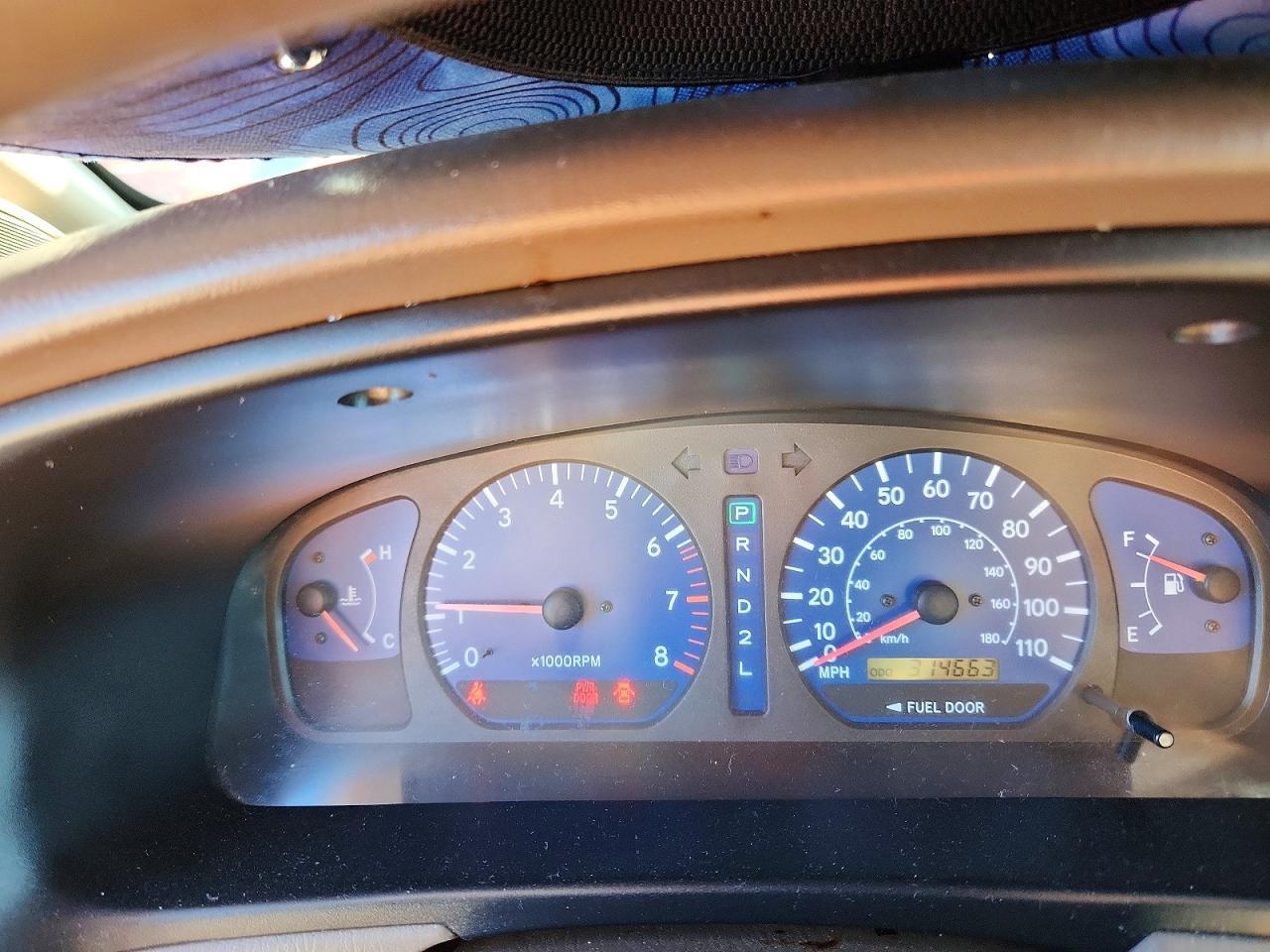 2002 Toyota Sienna le