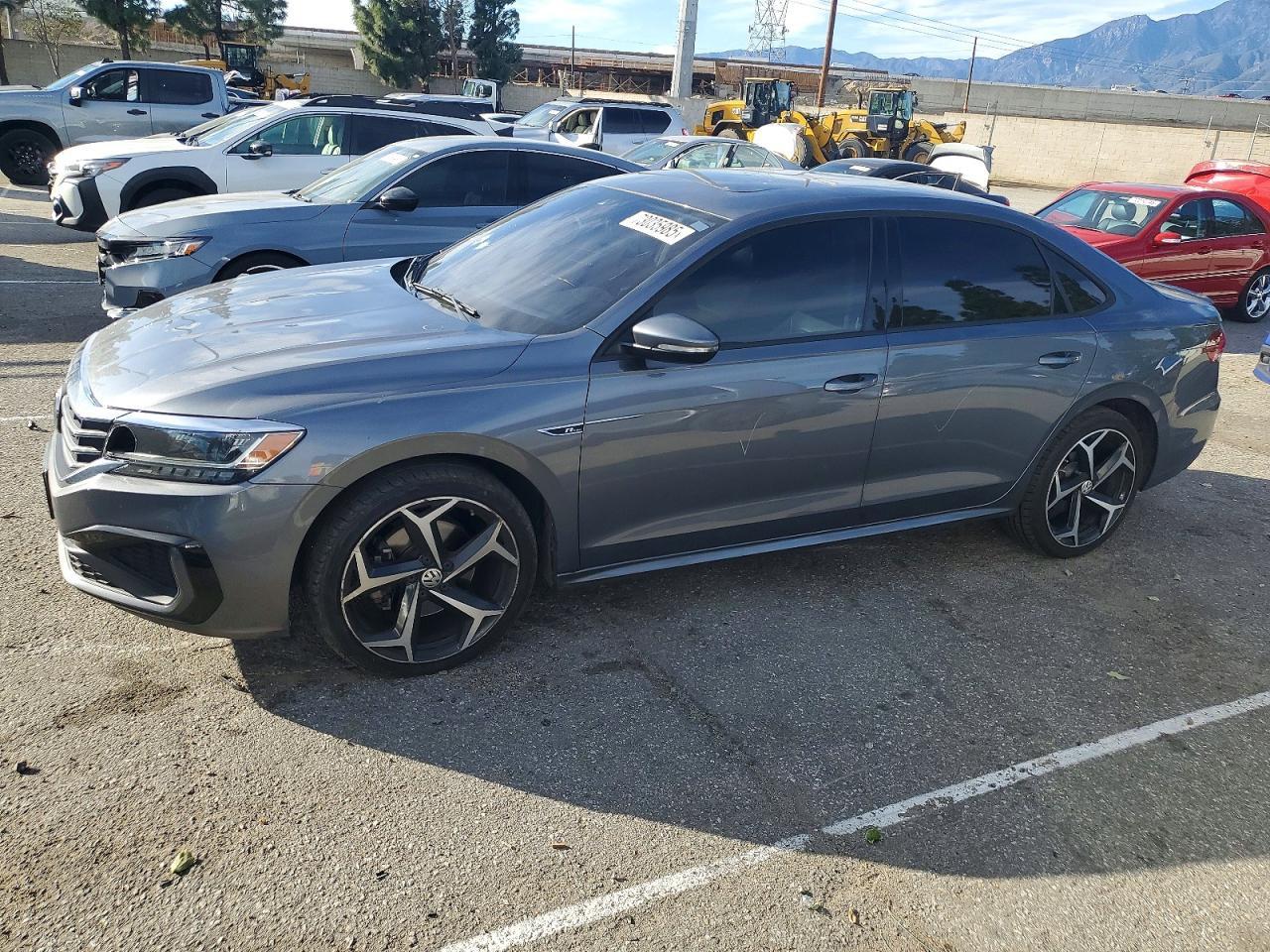 2020 Volkswagen Passat R-line