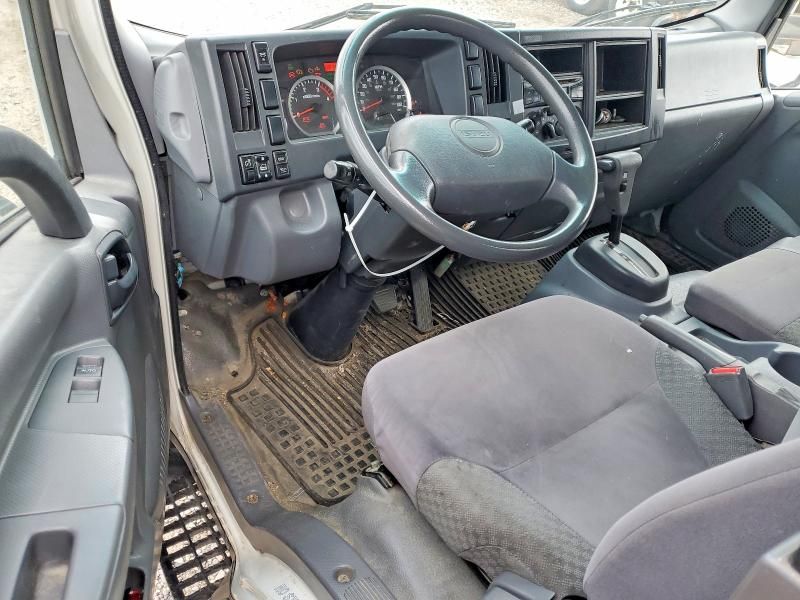 2015 Isuzu NPR HD BOX Truck