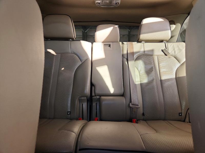 2013 Lincoln Townhouse MKX