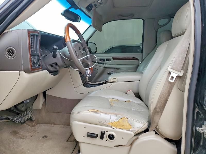 2004 Cadillac Escalade Luxury