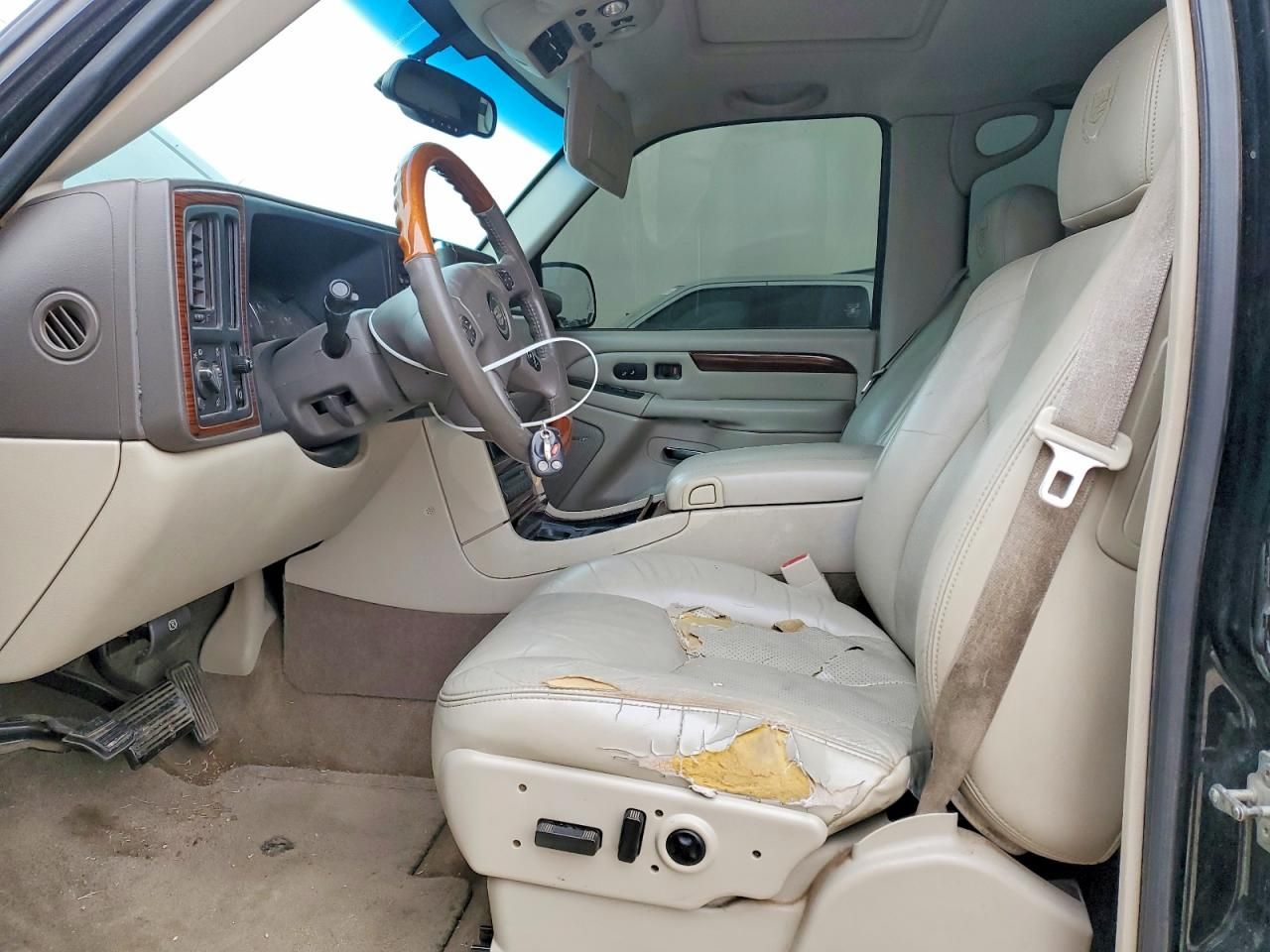 2004 Cadillac Escalade Luxury