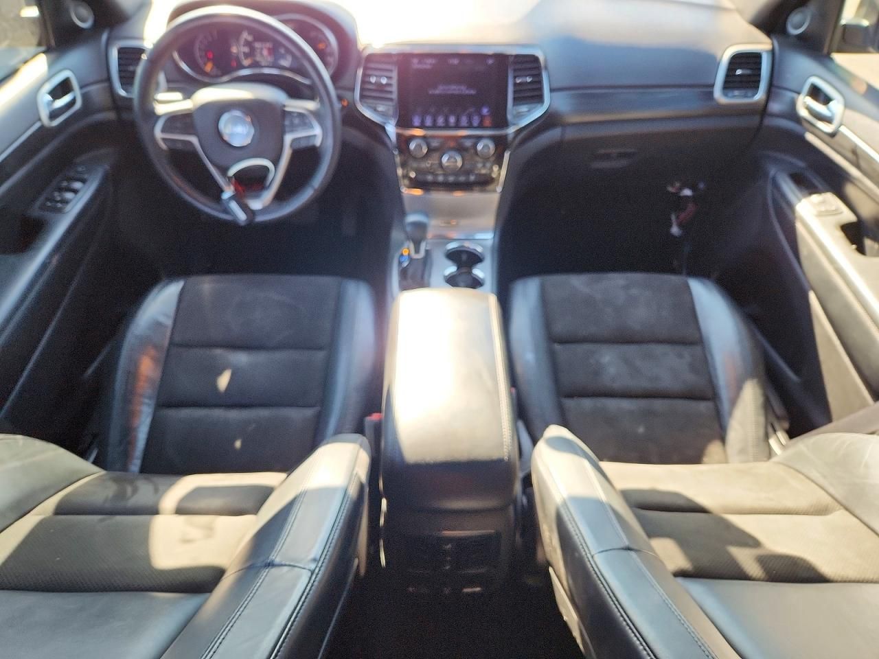 2019 Jeep Grand Cherokee Laredo