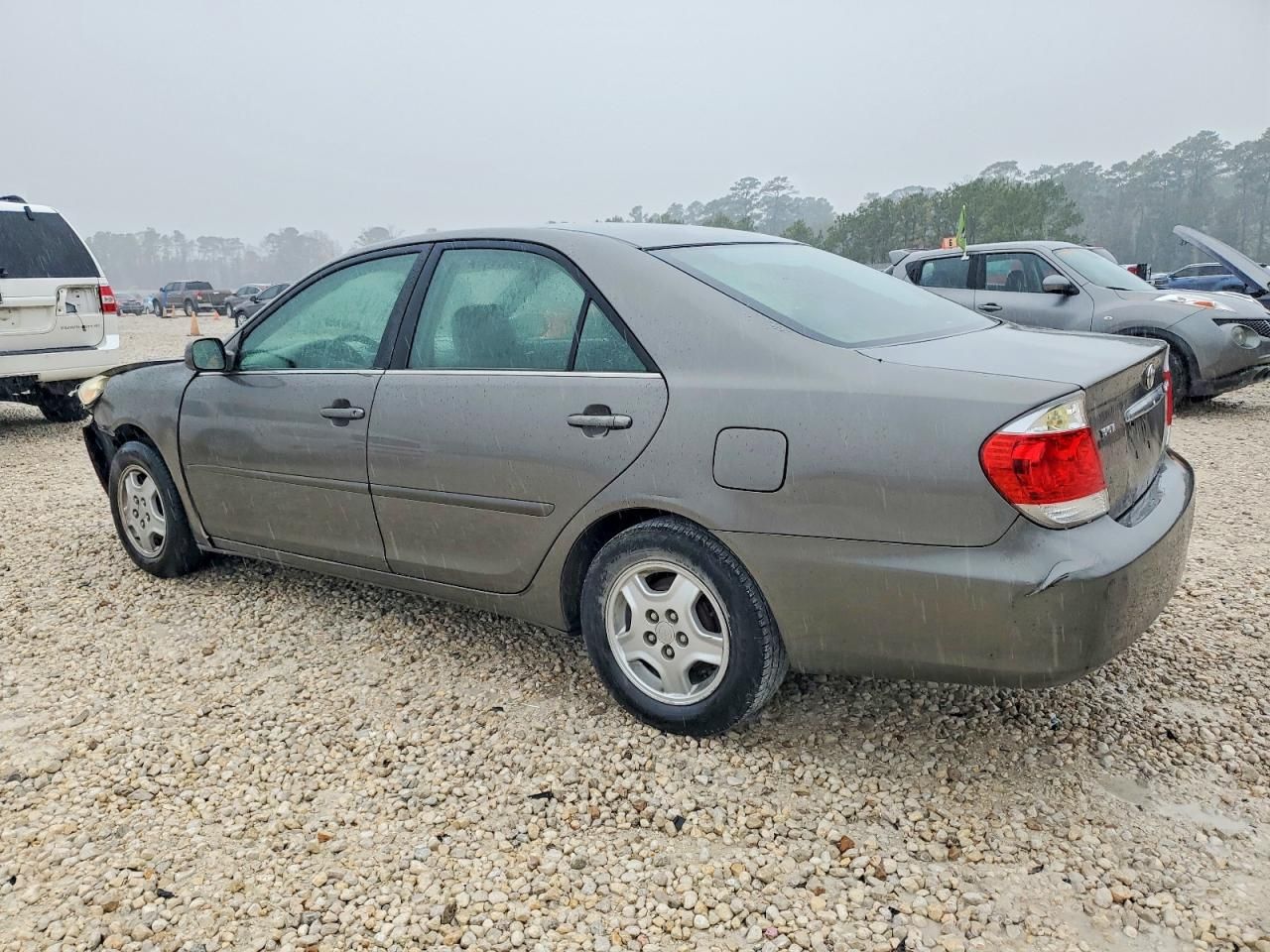 2005 Toyota Camry le