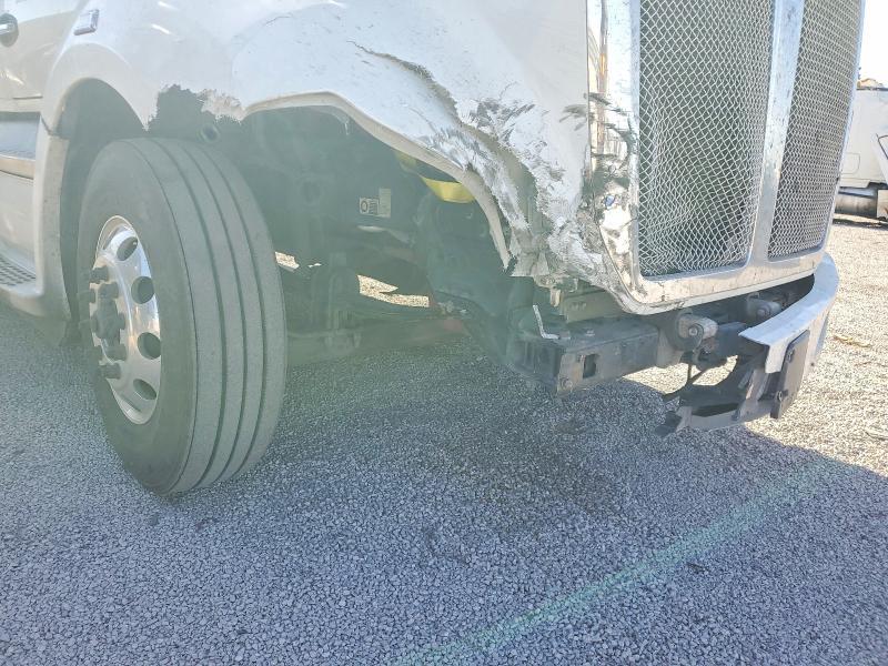2019 Kenworth T680 Semi Truck