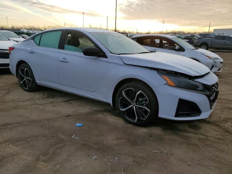 2025 Nissan Altima sr