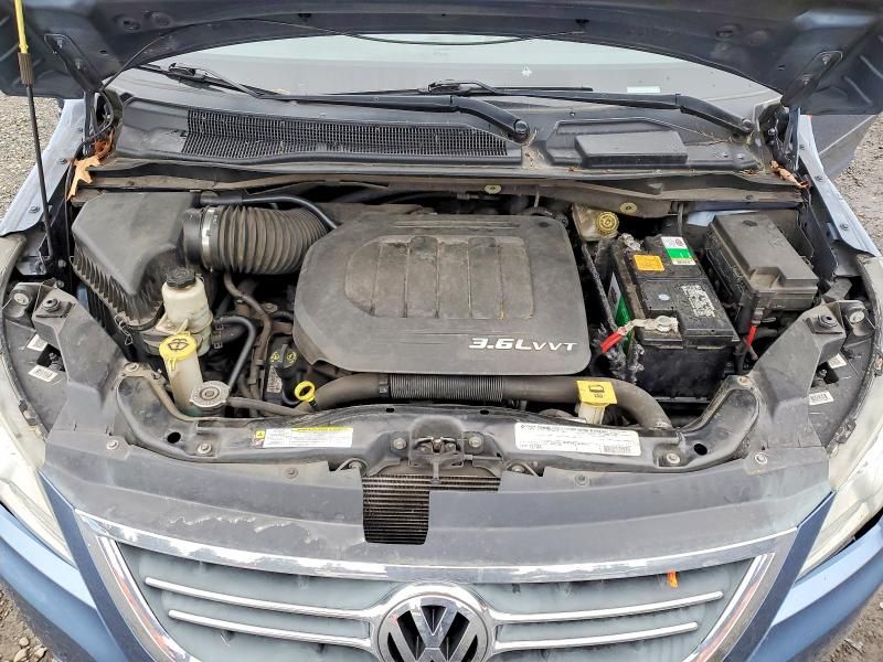 2011 Volkswagen Routan se