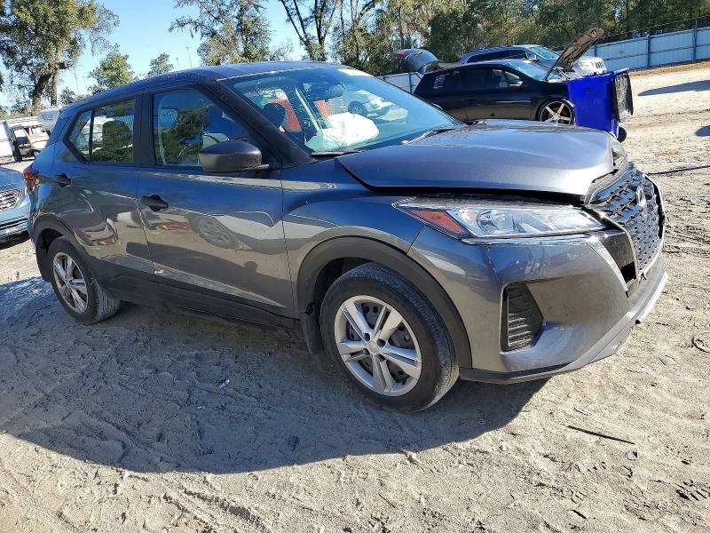 2022 Nissan Kicks s