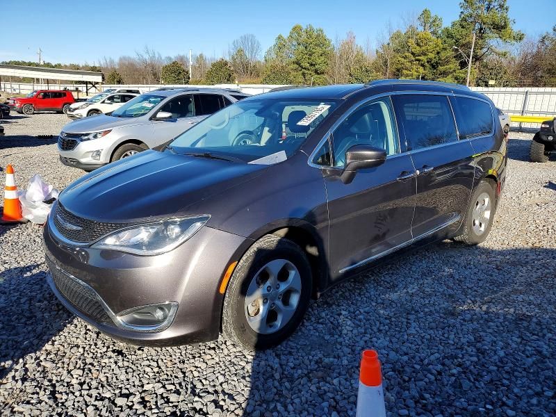 2017 Chrysler Pacifica Touring l Plus