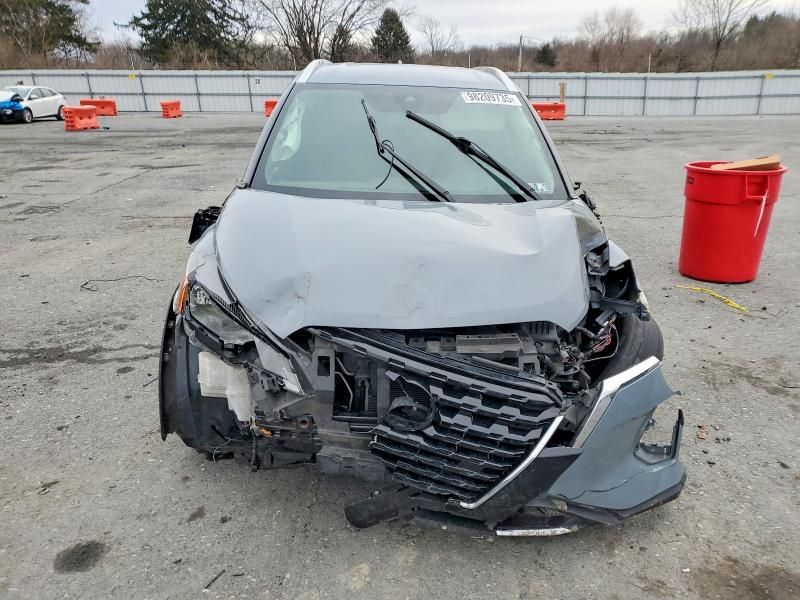 2021 Nissan Kicks sv