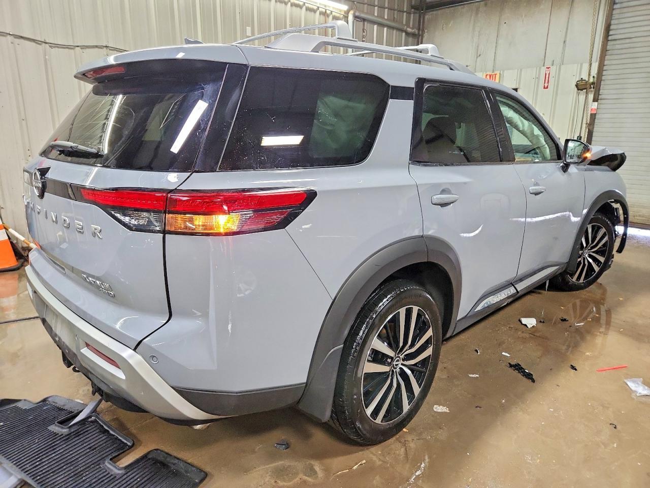 2025 Nissan Pathfinder Platinum