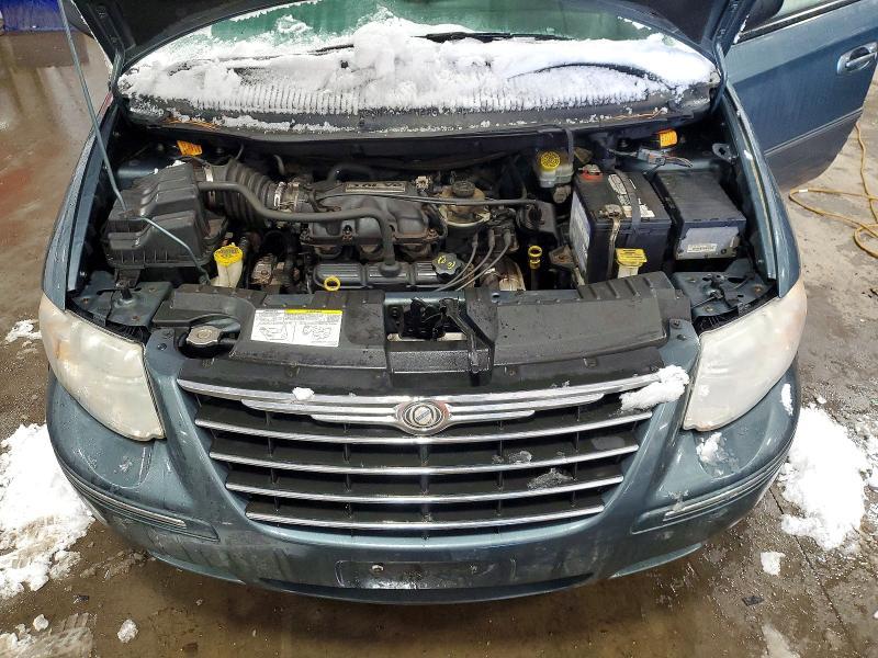 2005 Chrysler Town & Country Limited