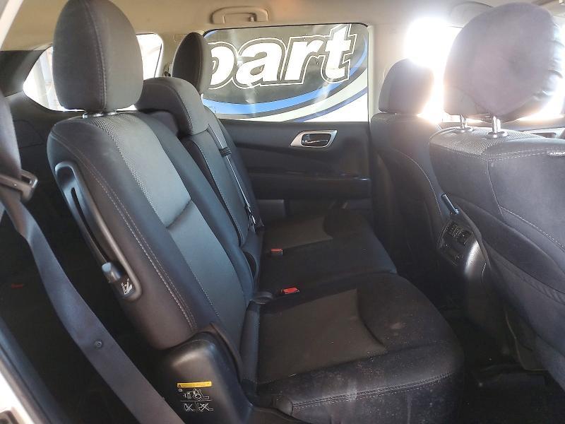 2017 Nissan Pathfinder s