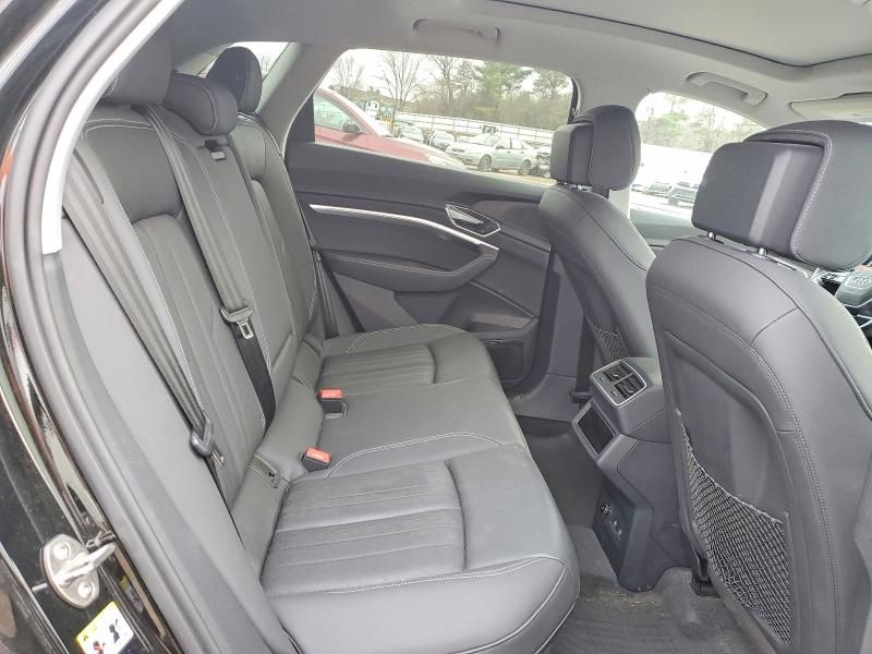 2019 Audi E-tron Premium Plus