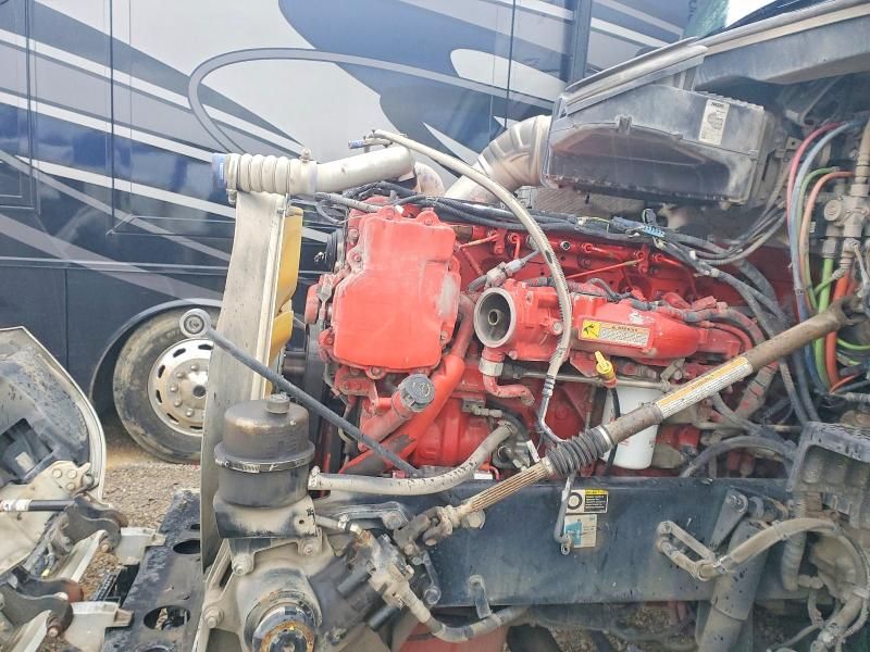 2015 Kenworth T680 Semi Truck