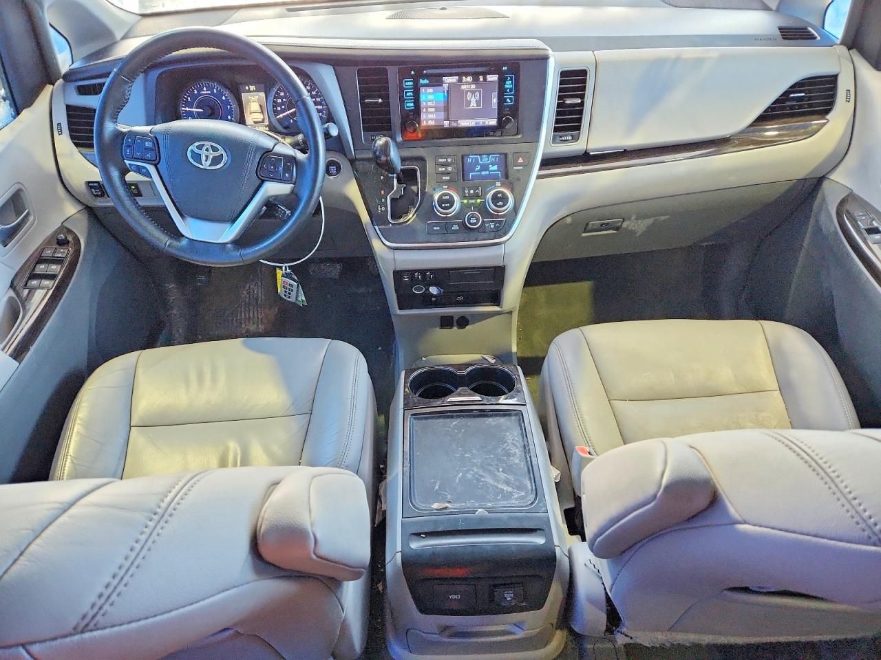 2015 Toyota Sienna xle