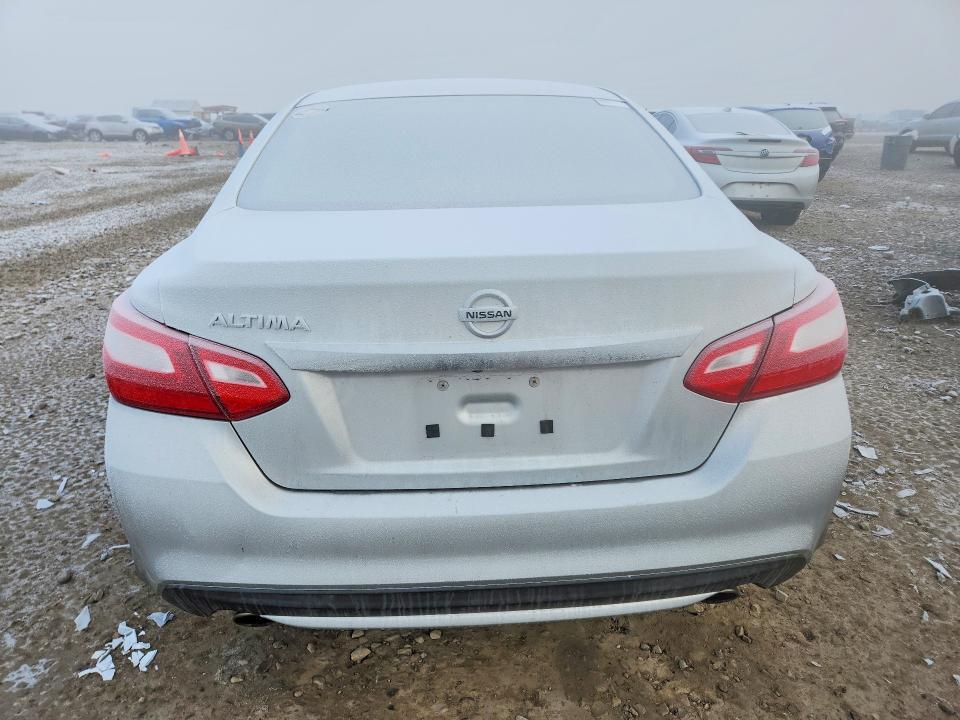 2016 Niss Altima 2.5 s