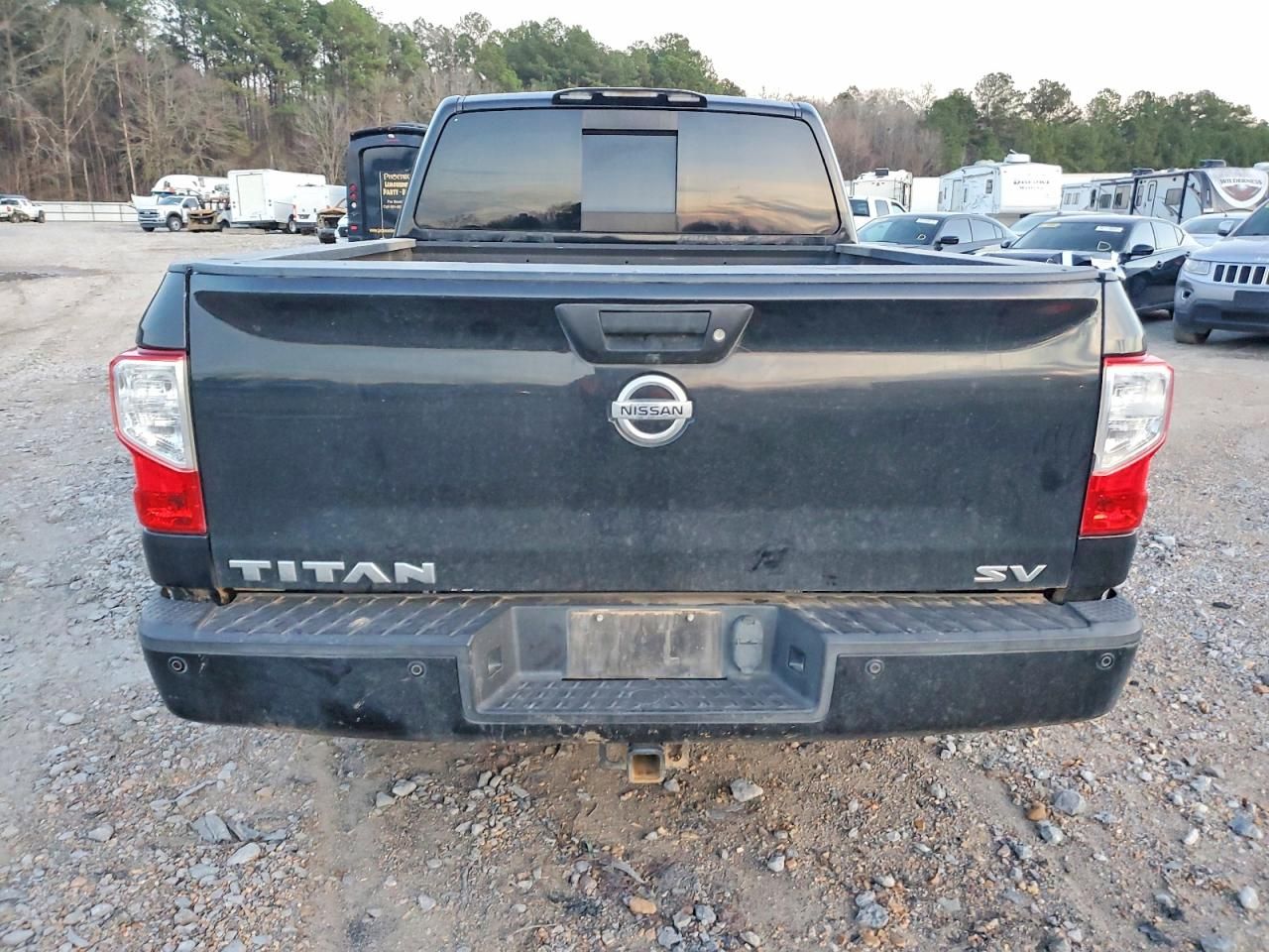 2017 Nissan Titan sv