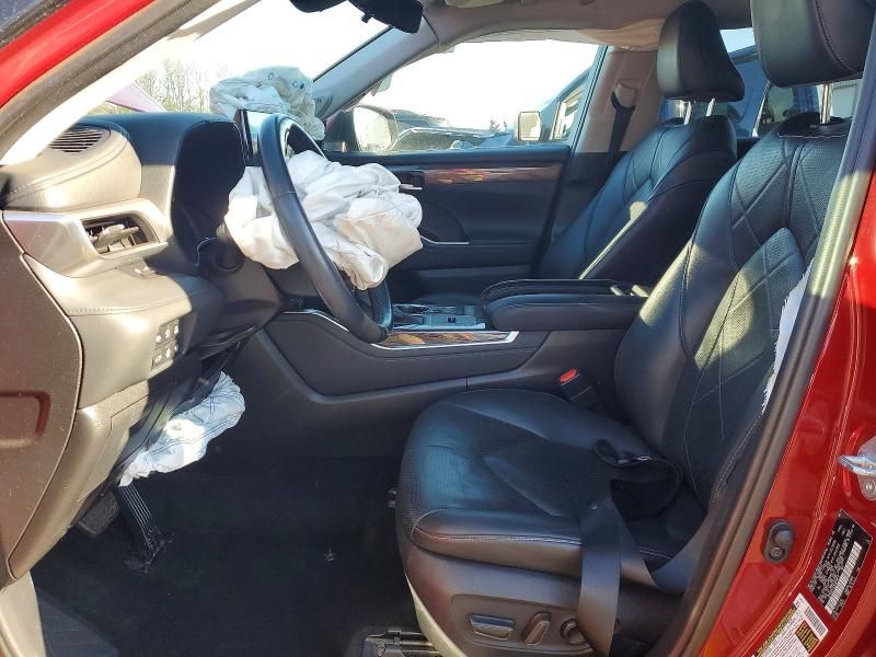 2021 Toyota Highlander Hybrid Platinum