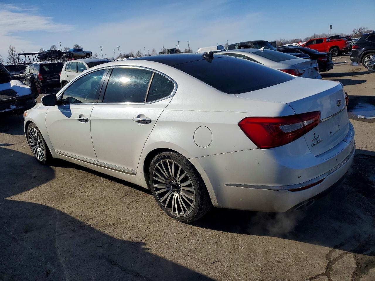 2015 KIA Cadenza Premium