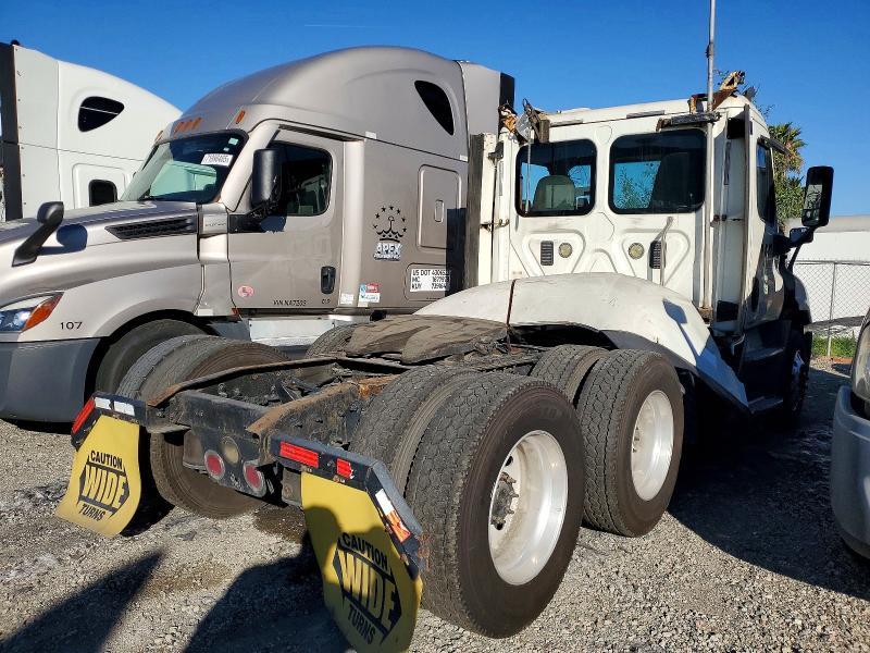 2016 Freightliner Cascadia 125 Semi Truck