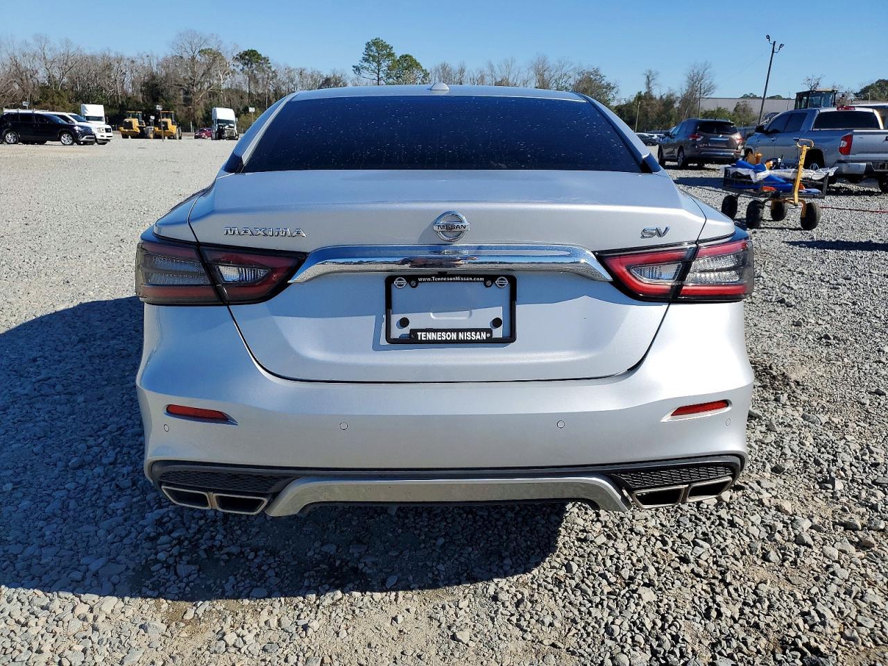 2022 Nissan Maxima sv