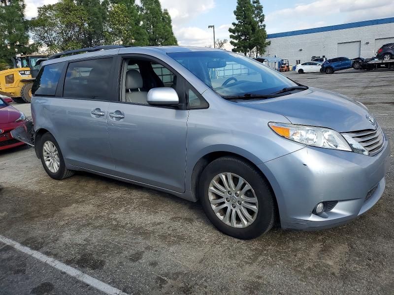 2016 Toyota Sienna xle