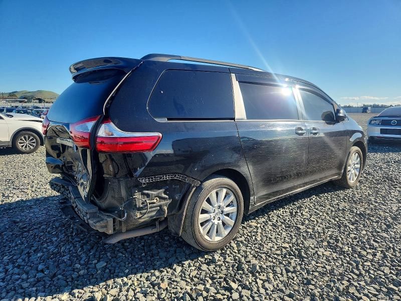 2015 Toyota Sienna xle