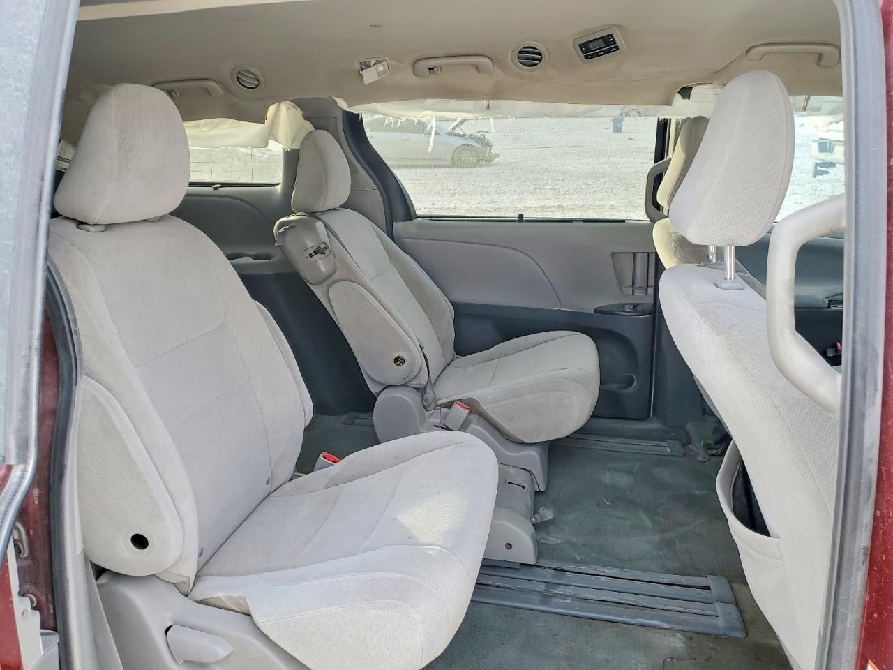 2016 Toyota Sienna le