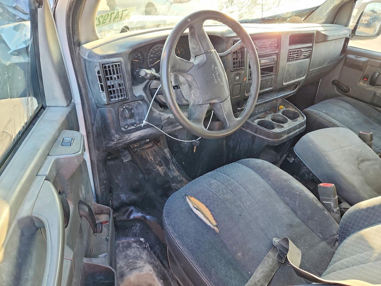 2005 Chevrolet Express G2500 Delivery Van
