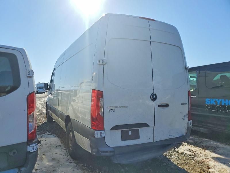 2022 Mercedes-Benz Sprinter 2500