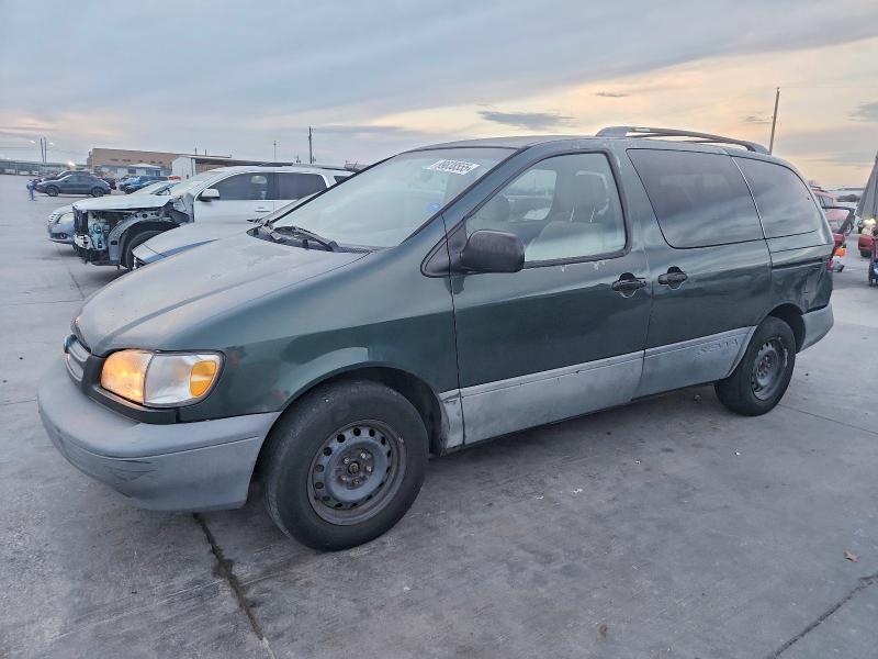2000 Toyota Sienna le
