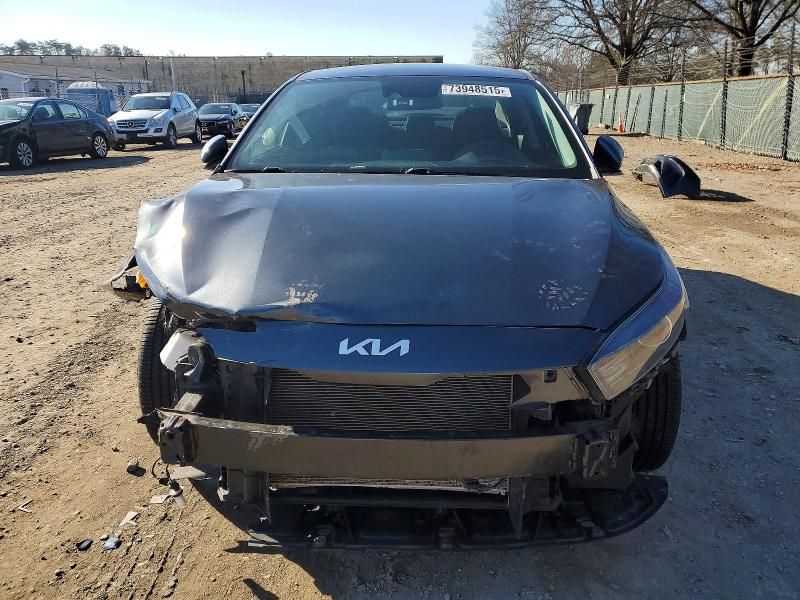 2023 KIA Forte lx