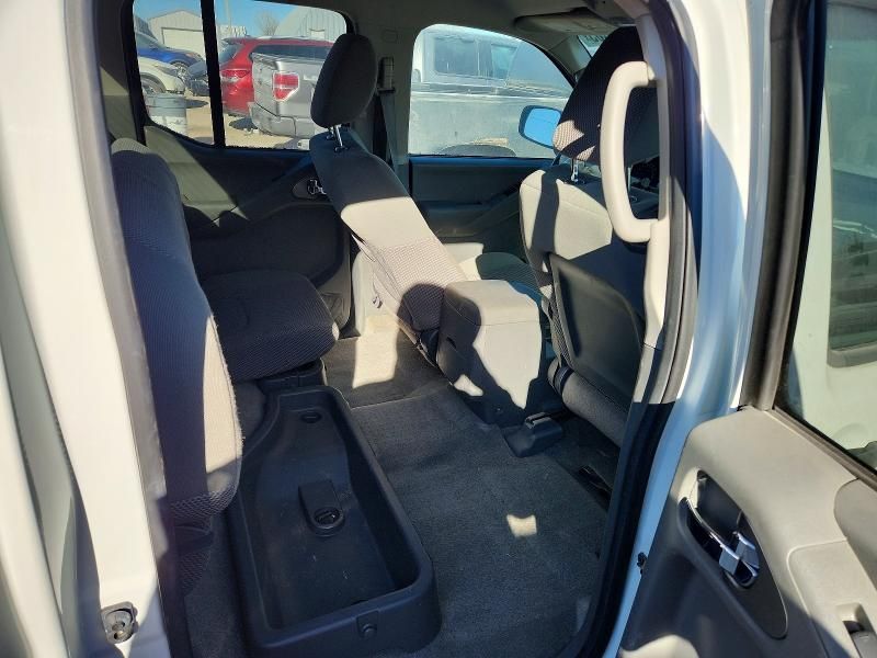 2013 Nissan Frontier s