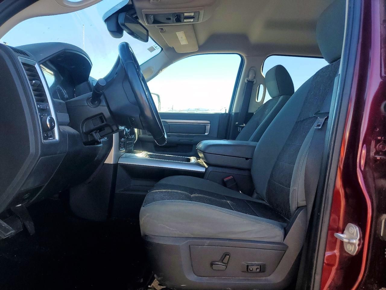 2016 Dodge Ram 1500 slt