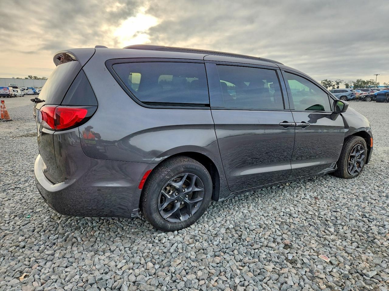 2020 Chrysler Pacifica Touring l Plus