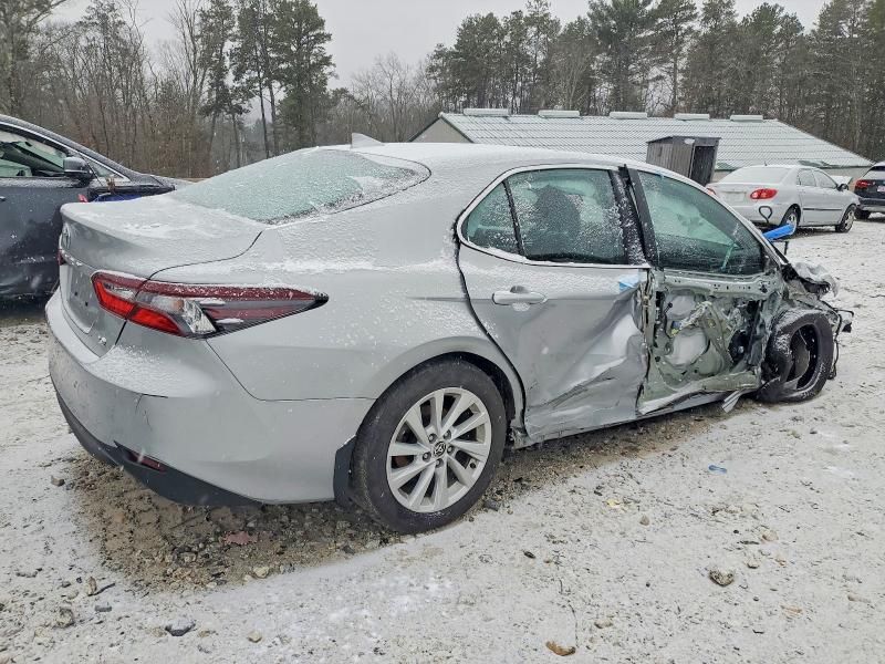 2022 Toyota Camry le