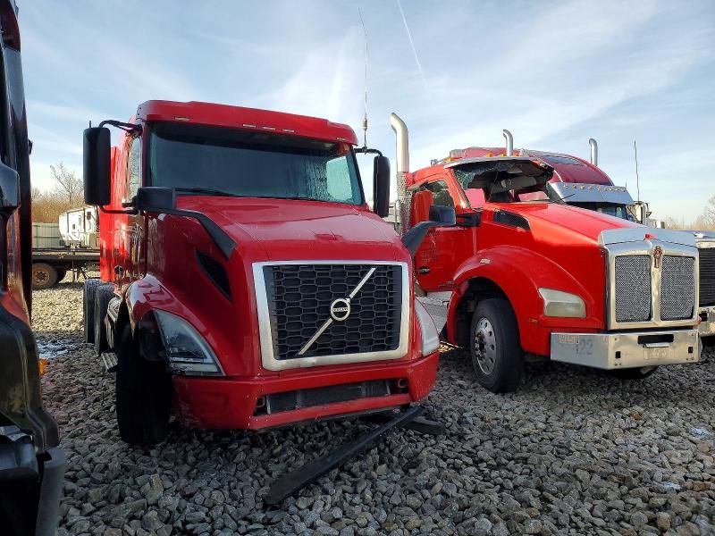 2020 Volvo VNR Semi Truck