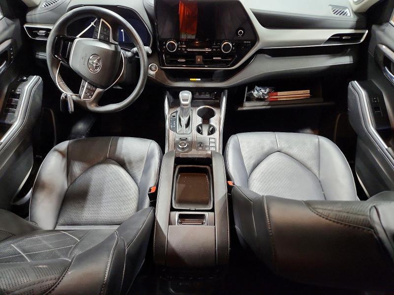 2025 Toyota Highlander Platinum