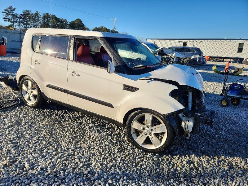 2011 KIA Soul +