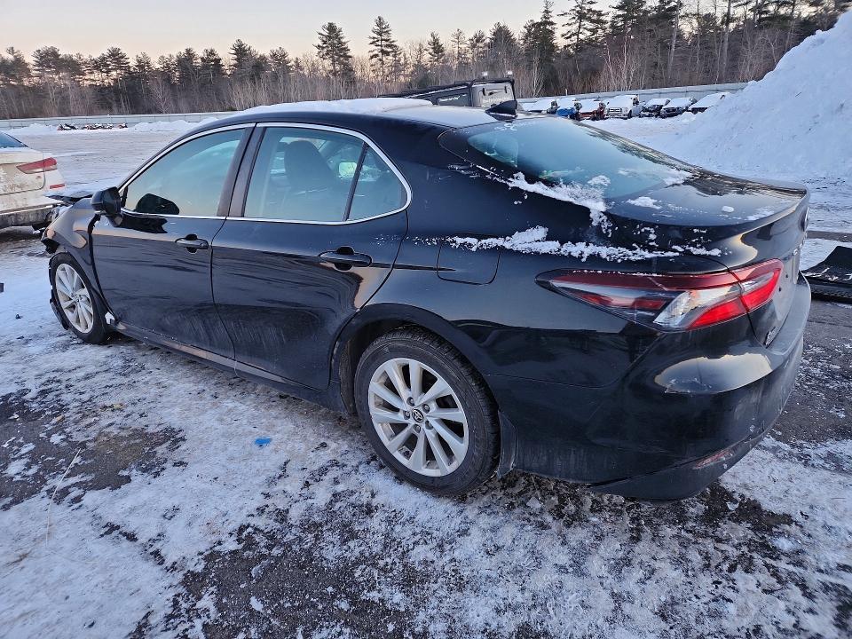 2021 Toyota Camry le