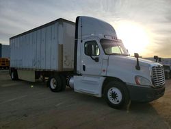 Salvage cars for sale from Copart -no: 2015 Freightliner Cascadia Semi Truck