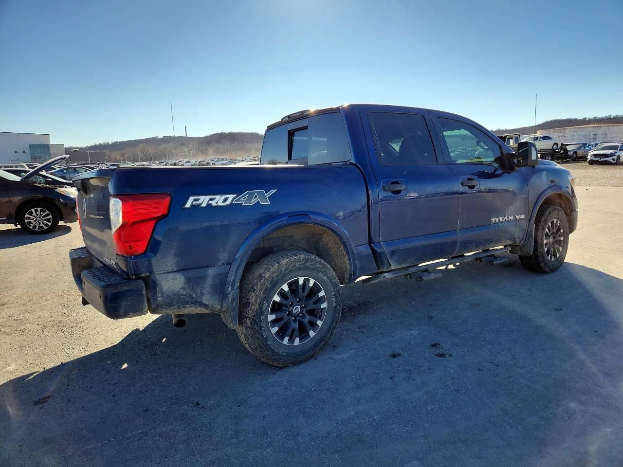 2018 Nissan Titan sv