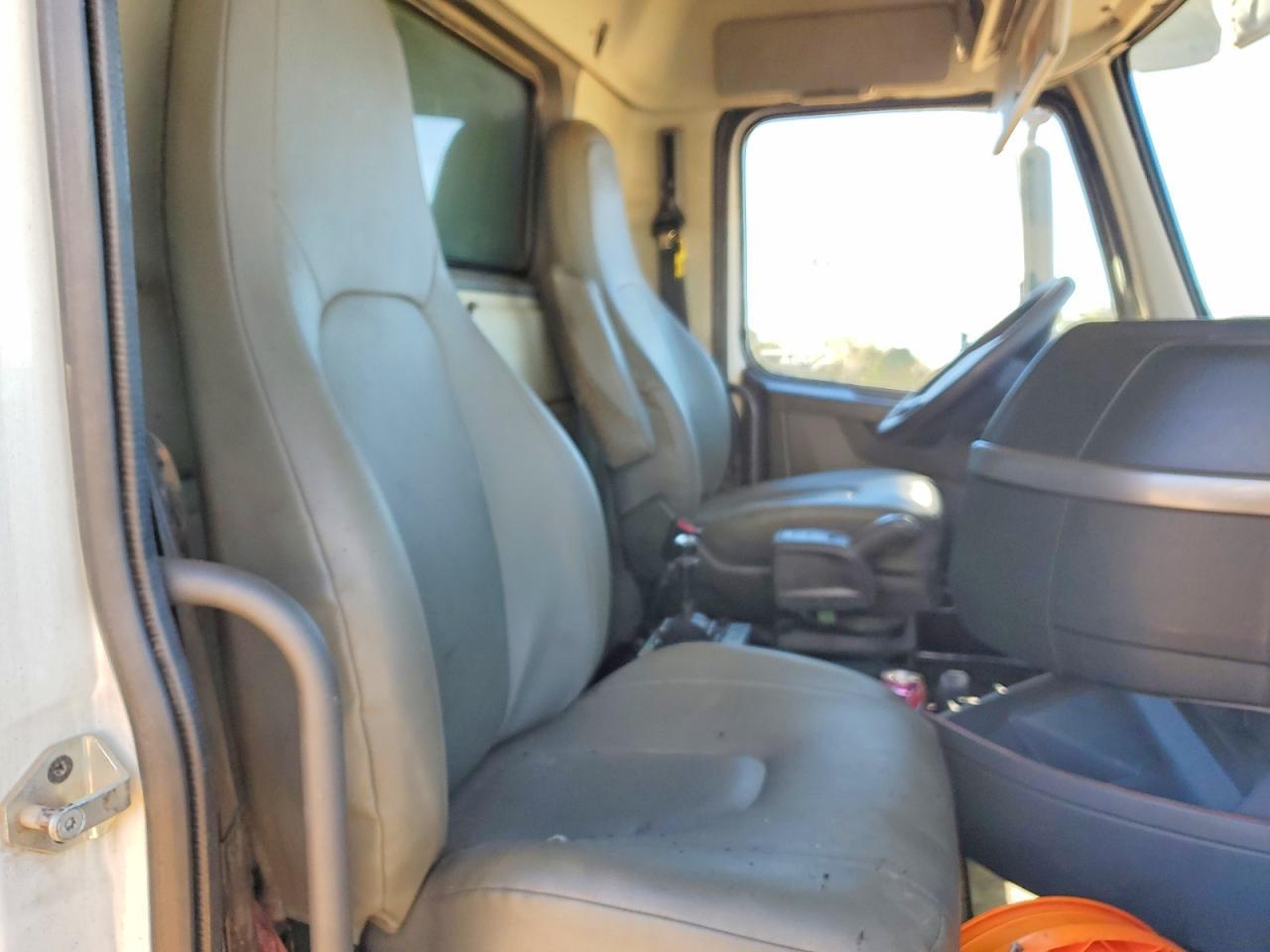 2019 Volvo VHD Dump Truck
