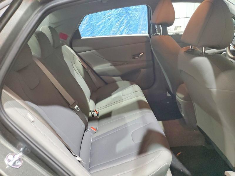 2025 Hyundai Elantra se