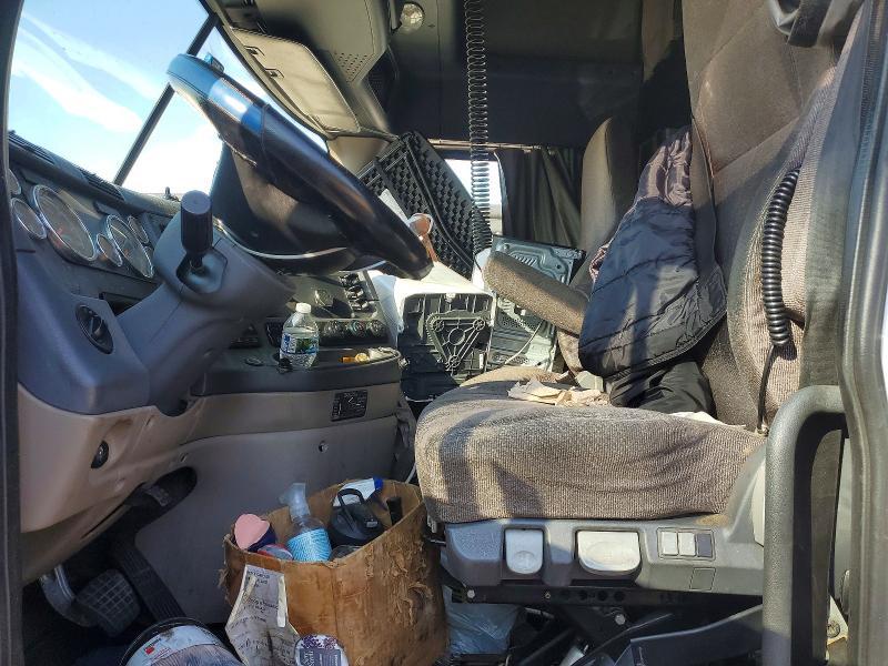 2017 Freightliner Cascadia 125 Semi Truck