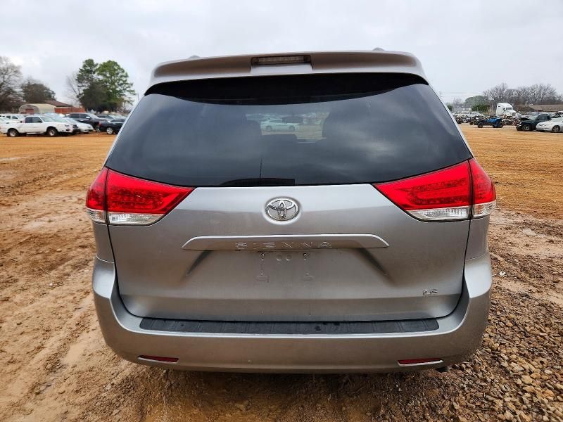2011 Toyota Sienna le